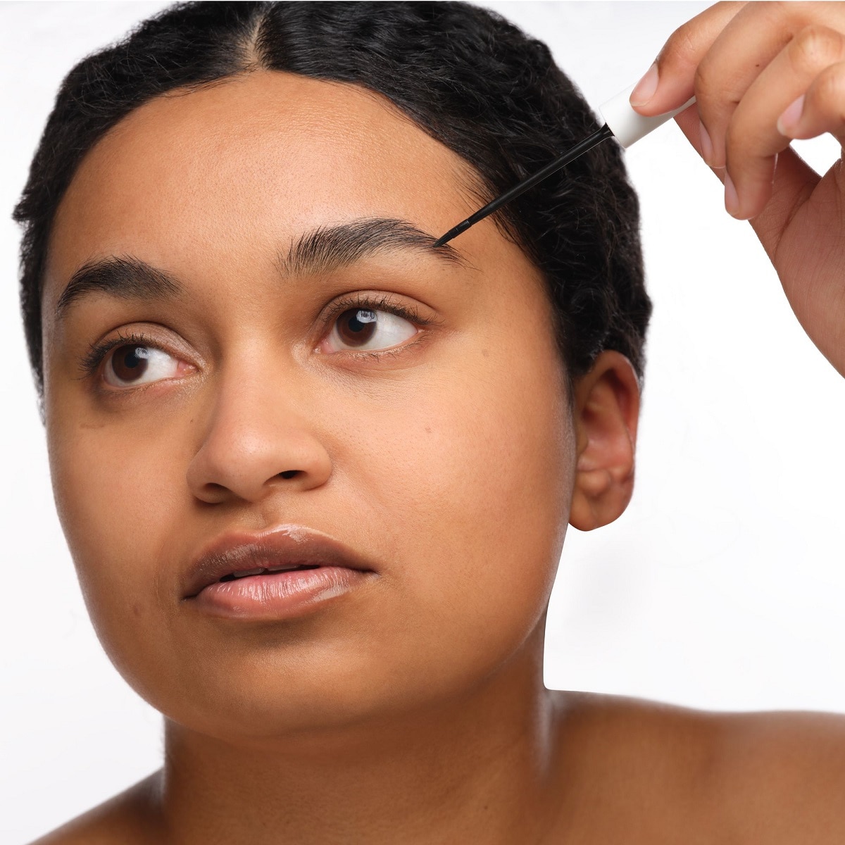 MULTI-PEPTIDE LASH AND BROW SERUM (SUERO PARA PESTAÑAS Y CEJAS CON PÉPTIDOS)